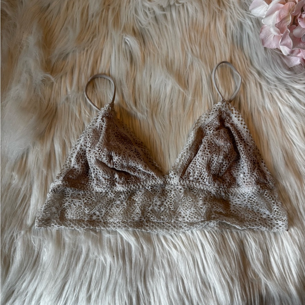 VS Elegant Lace Bralette in Cream